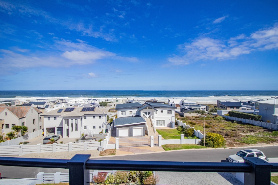 5 Bedroom Property for Sale in Yzerfontein Western Cape
